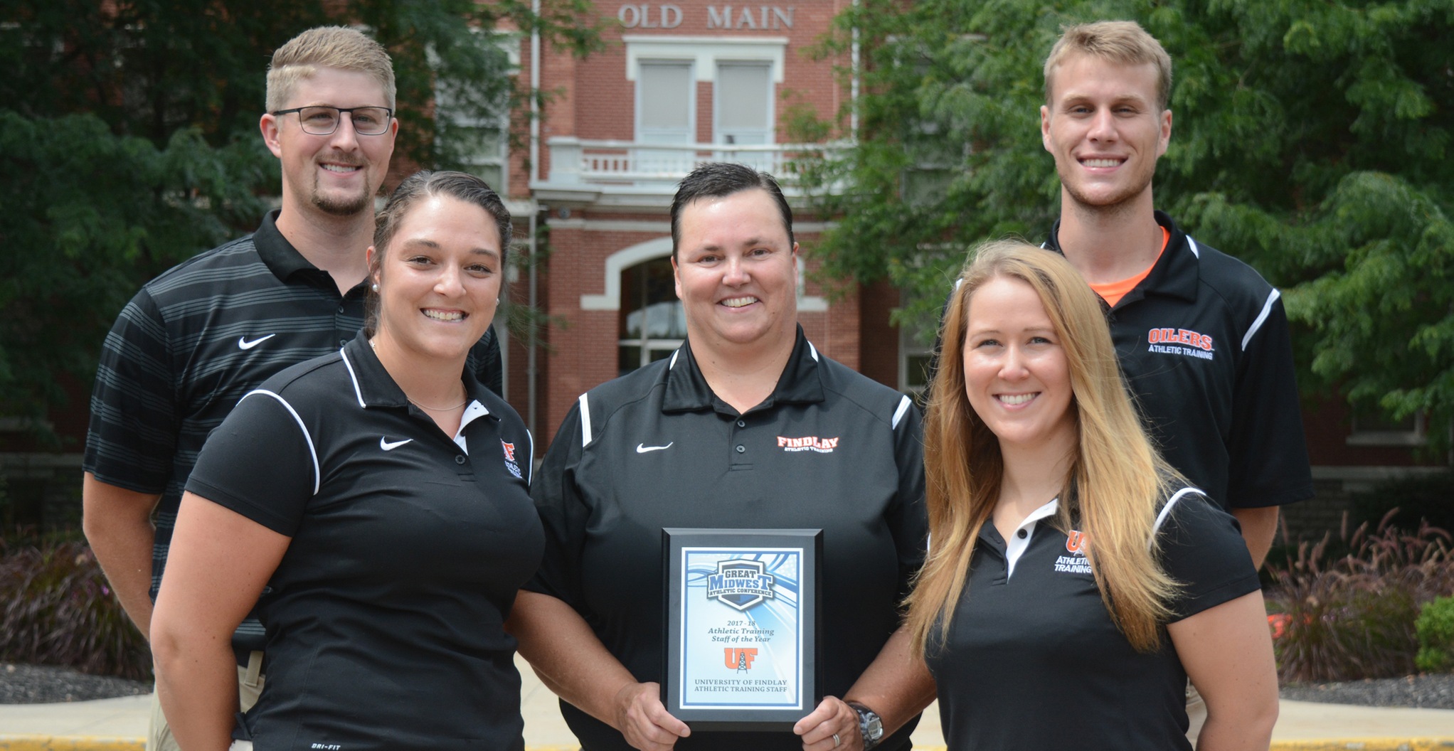Oilers Receive Athletic Training Staff of the Year Award