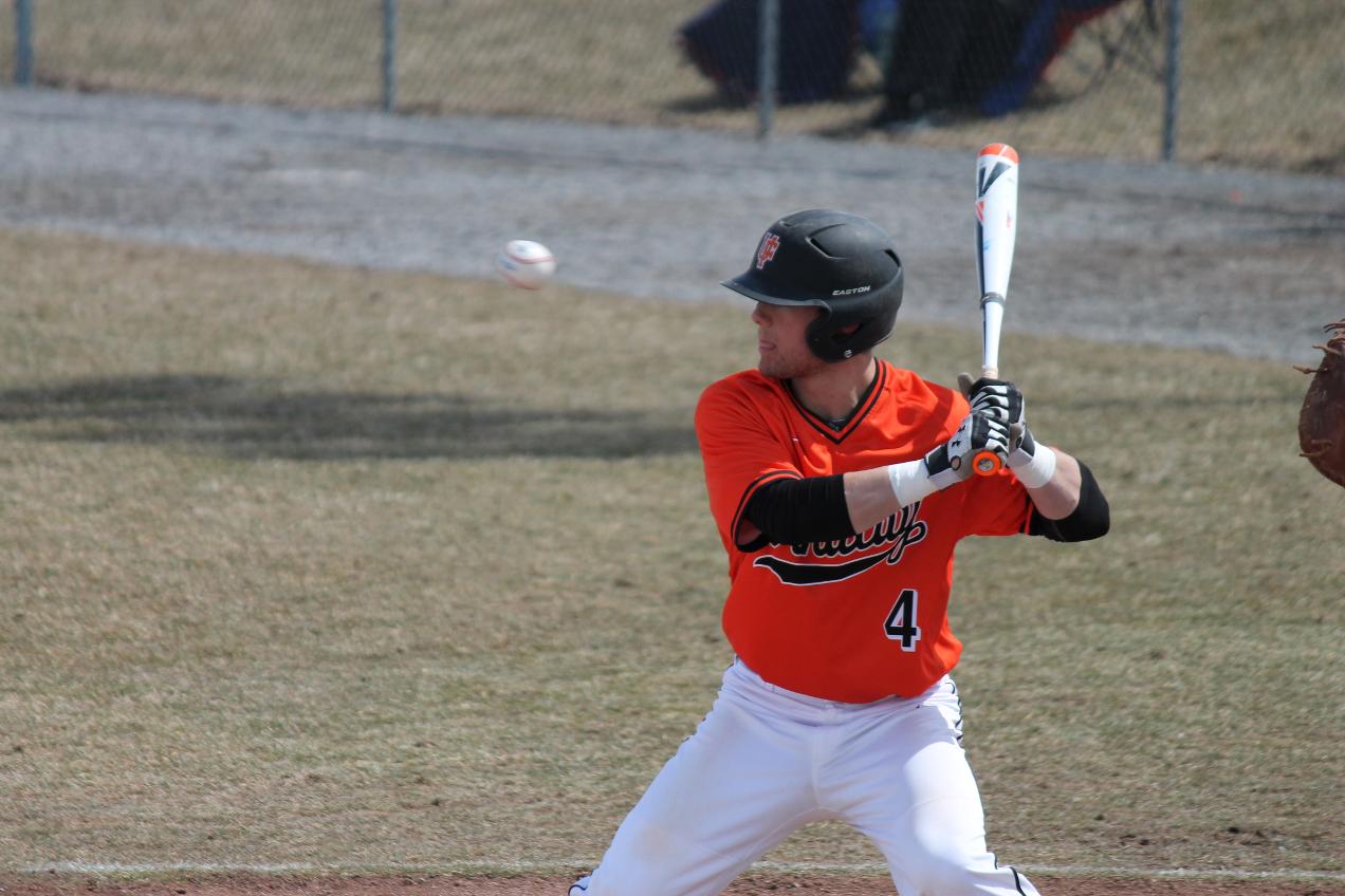 Findlay Sweeps Doubleheader Over Malone