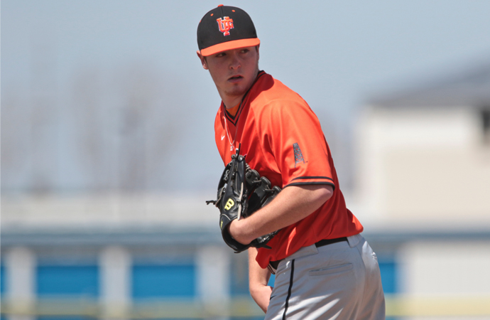 Mayberry Tosses One-Hitter as Oilers Split
