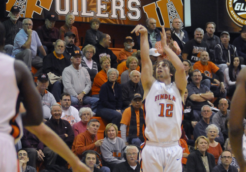 Oilers Grind Out 74-69 Win Over Bulldogs