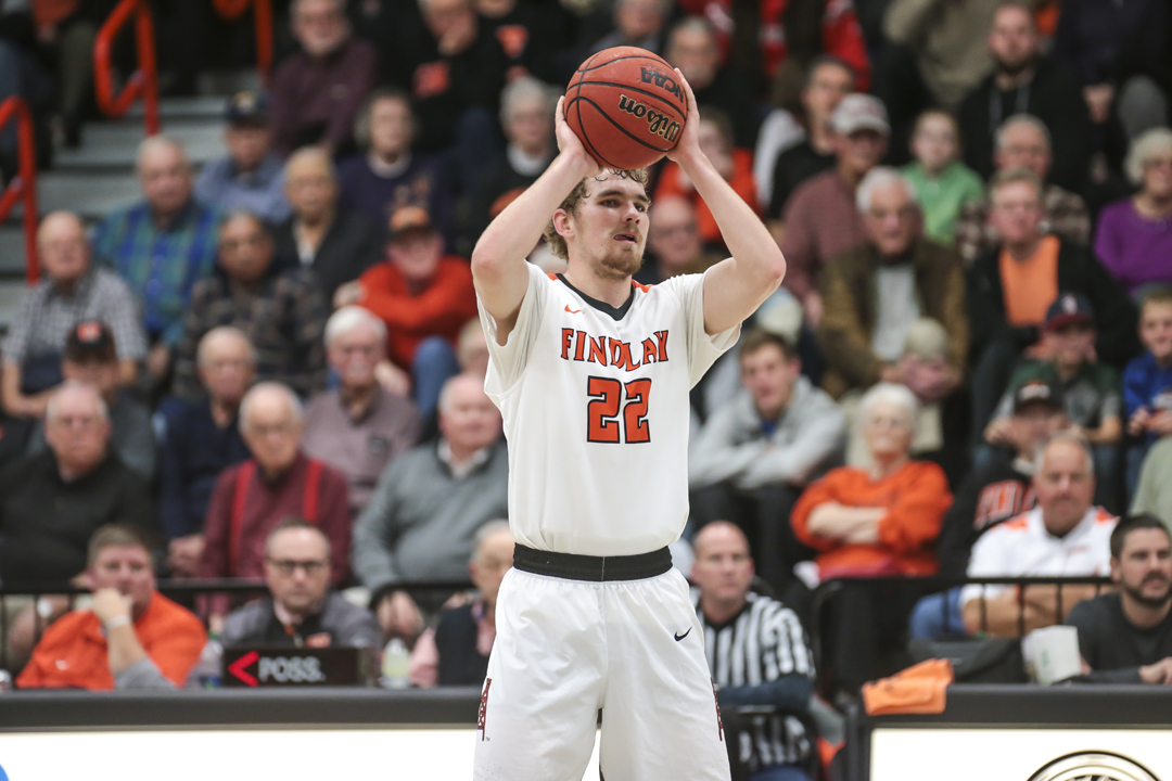 Oilers Hang on For 89-85 Win over Pioneers