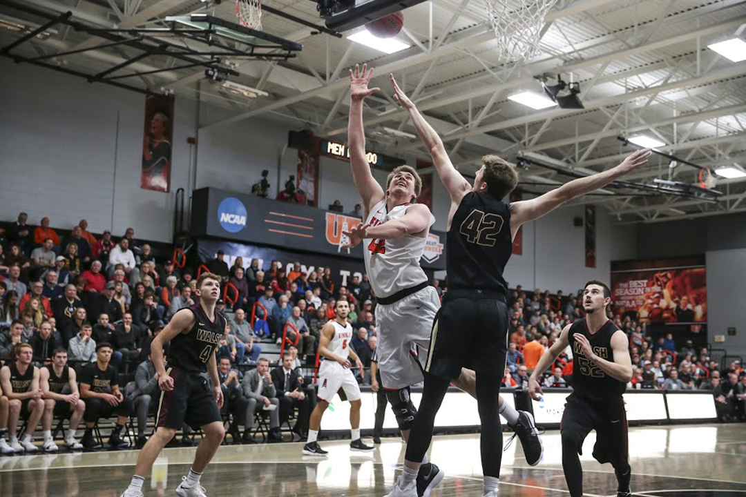 Oilers Capture 96-87 Win over Walsh