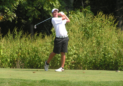 Men's Golf Places 4th at Malone