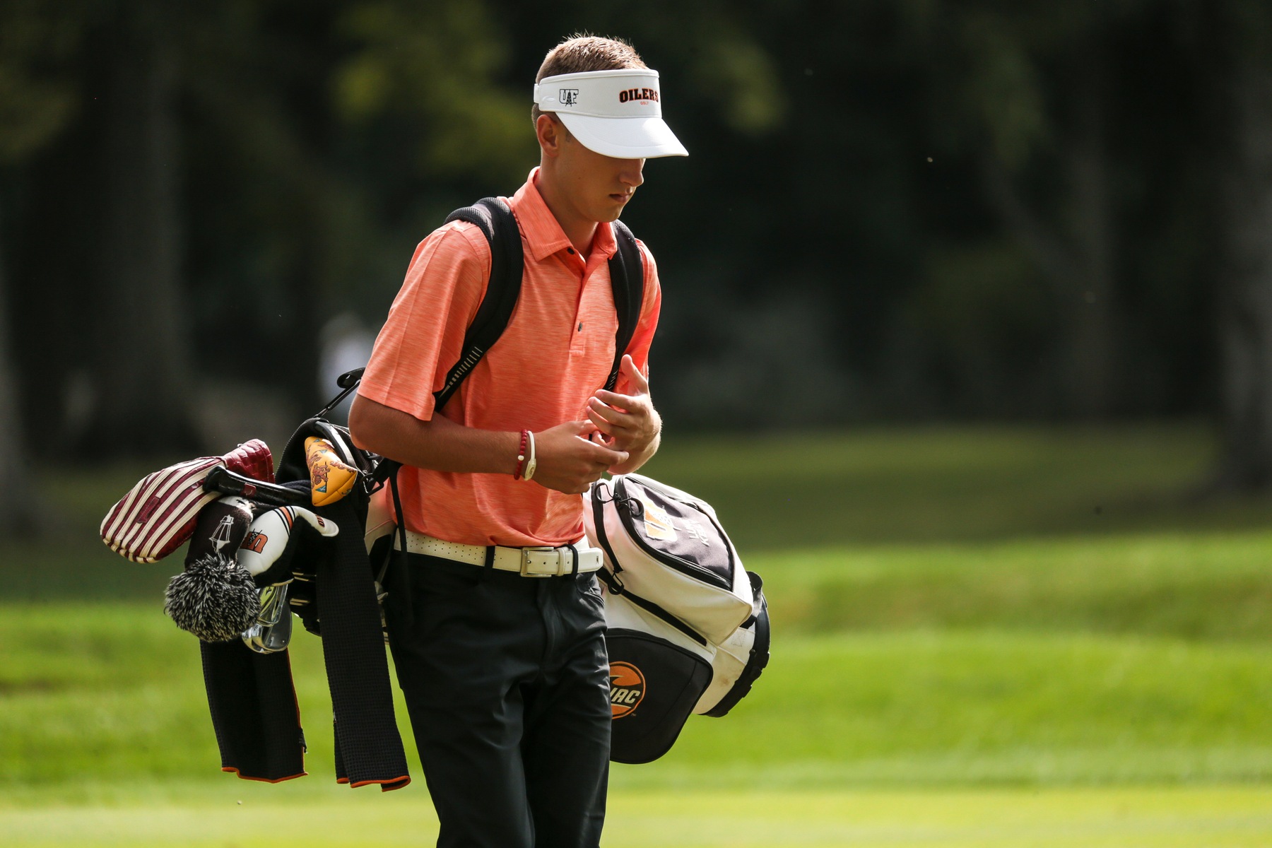 Oilers Golf in Top 4 After First Round