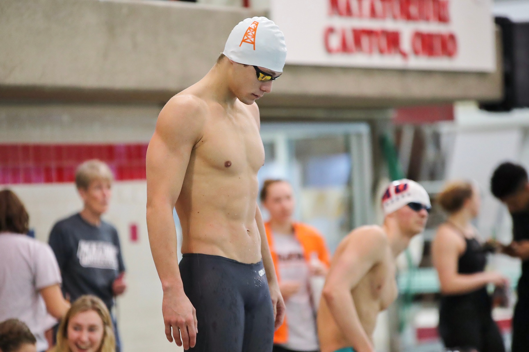 Oilers Continue Strong Performance at GMAC/MEC Championships