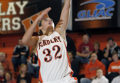 Brown Scores 35, Leads #19 Oilers to 73-61 Win Over Hillsdale