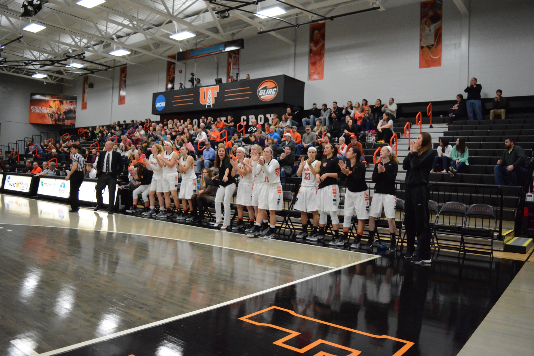 Findlay Hosts Walsh and Malone