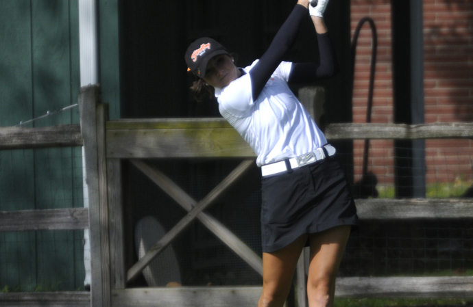 Oilers In 10th Place After First Round Of GVSU Invitational