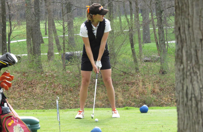 Women's Golf in 6th at Indy