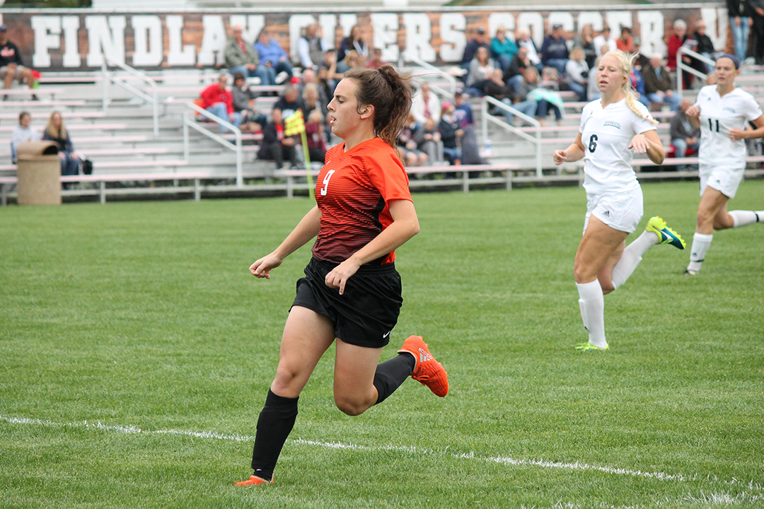 Findlay Drops Match to Cedarville