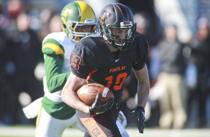 Late FG Gives Oilers 45-42 Win Over NMU