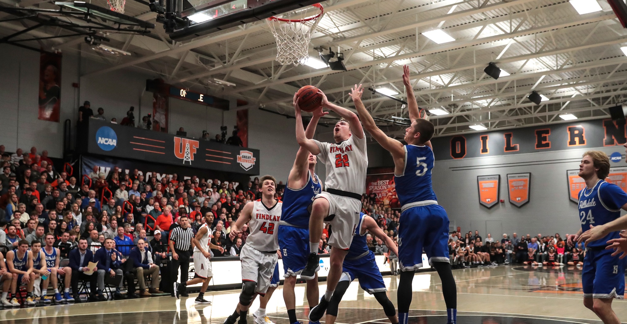 #14 Oilers Roll to Senior Day Win