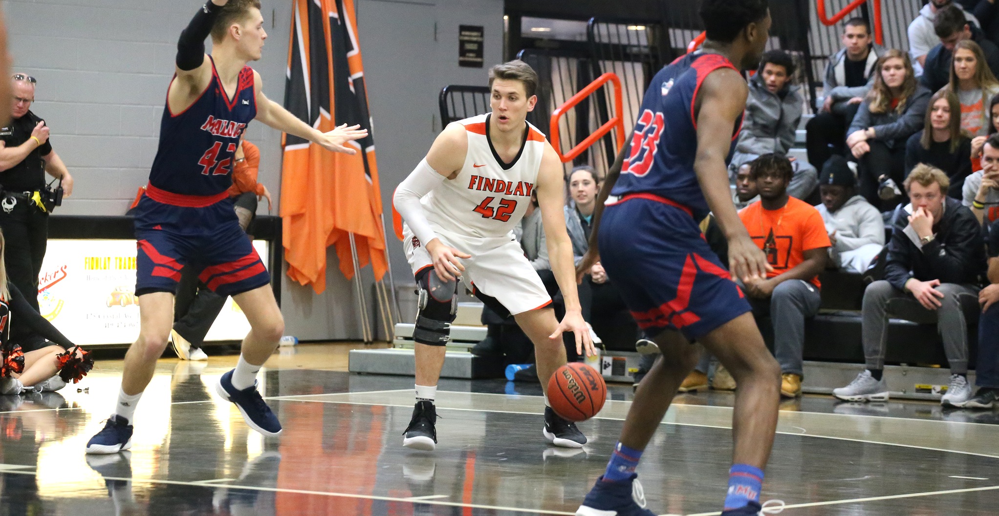 #17 Oilers Hold Off Pioneers | Win 81-76