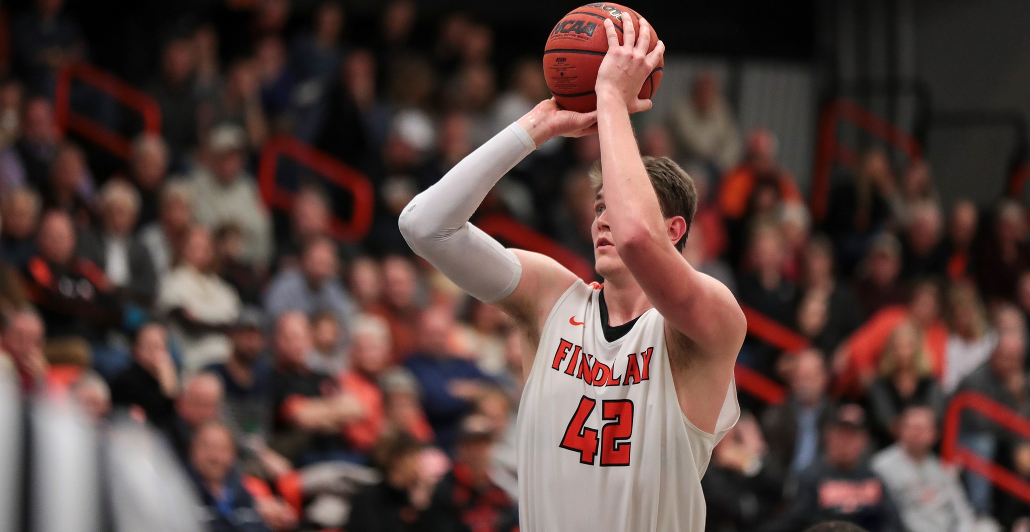 White Leads #23 Oilers to 92-75 Win Over Battlers