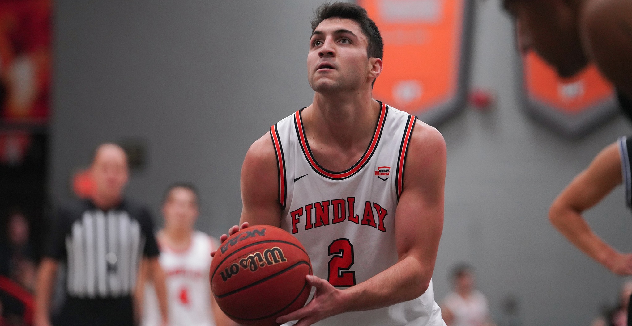 Oilers Cruise to 79-55 Win at Ohio Valley