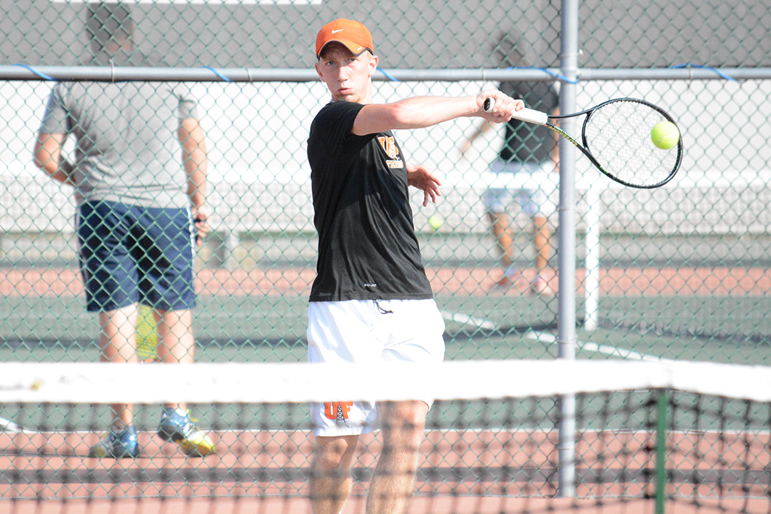 Oilers Win First Match of Spring Break