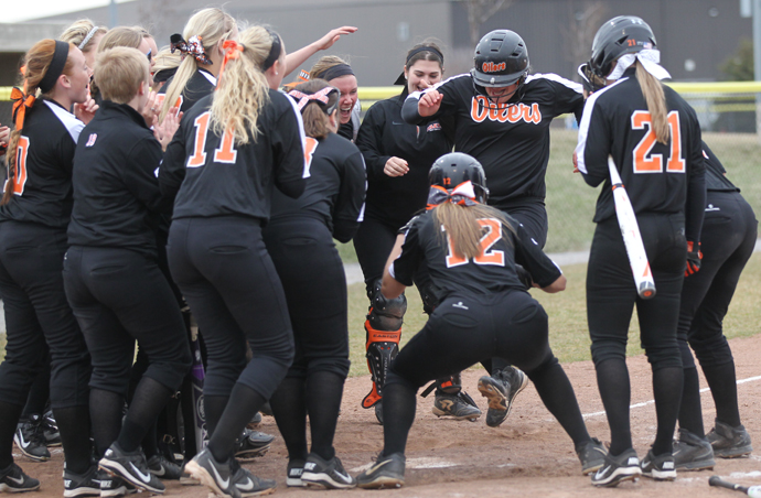 Oilers Trounce Tiffin In Doubleheader Sweep