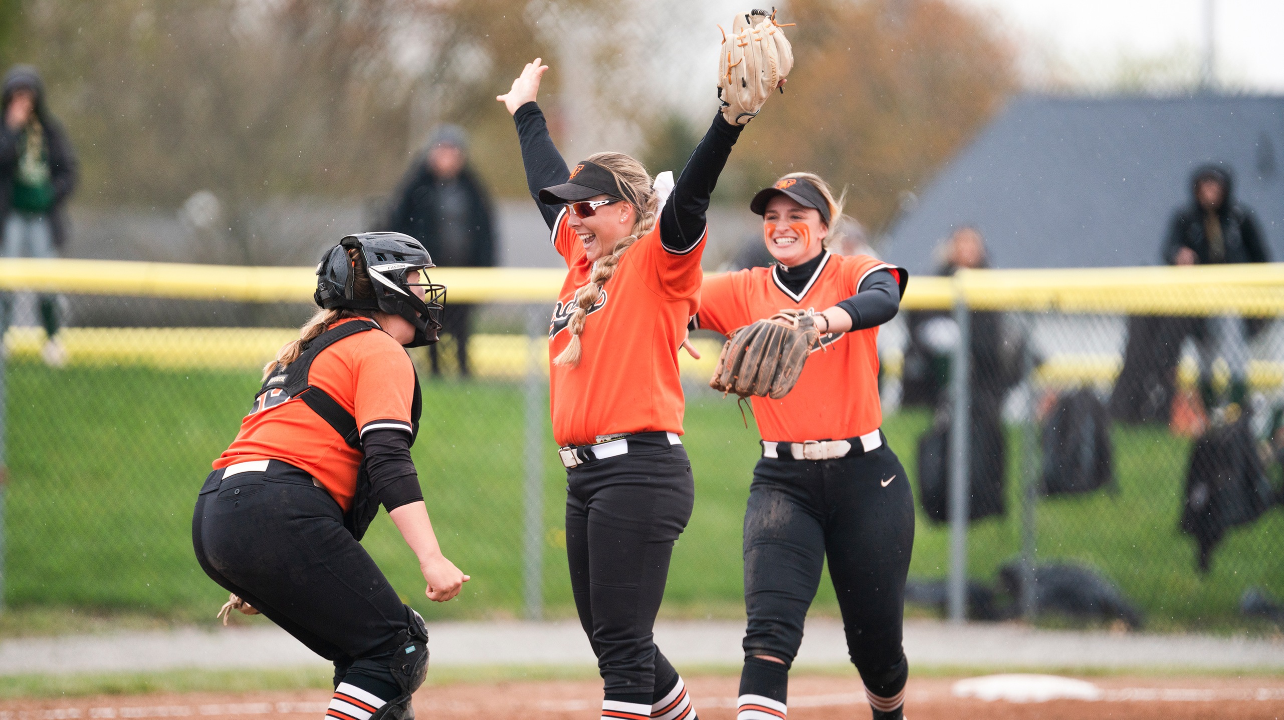 Oilers Win Two to Open G-MAC Tournament | Set Program Record for Wins