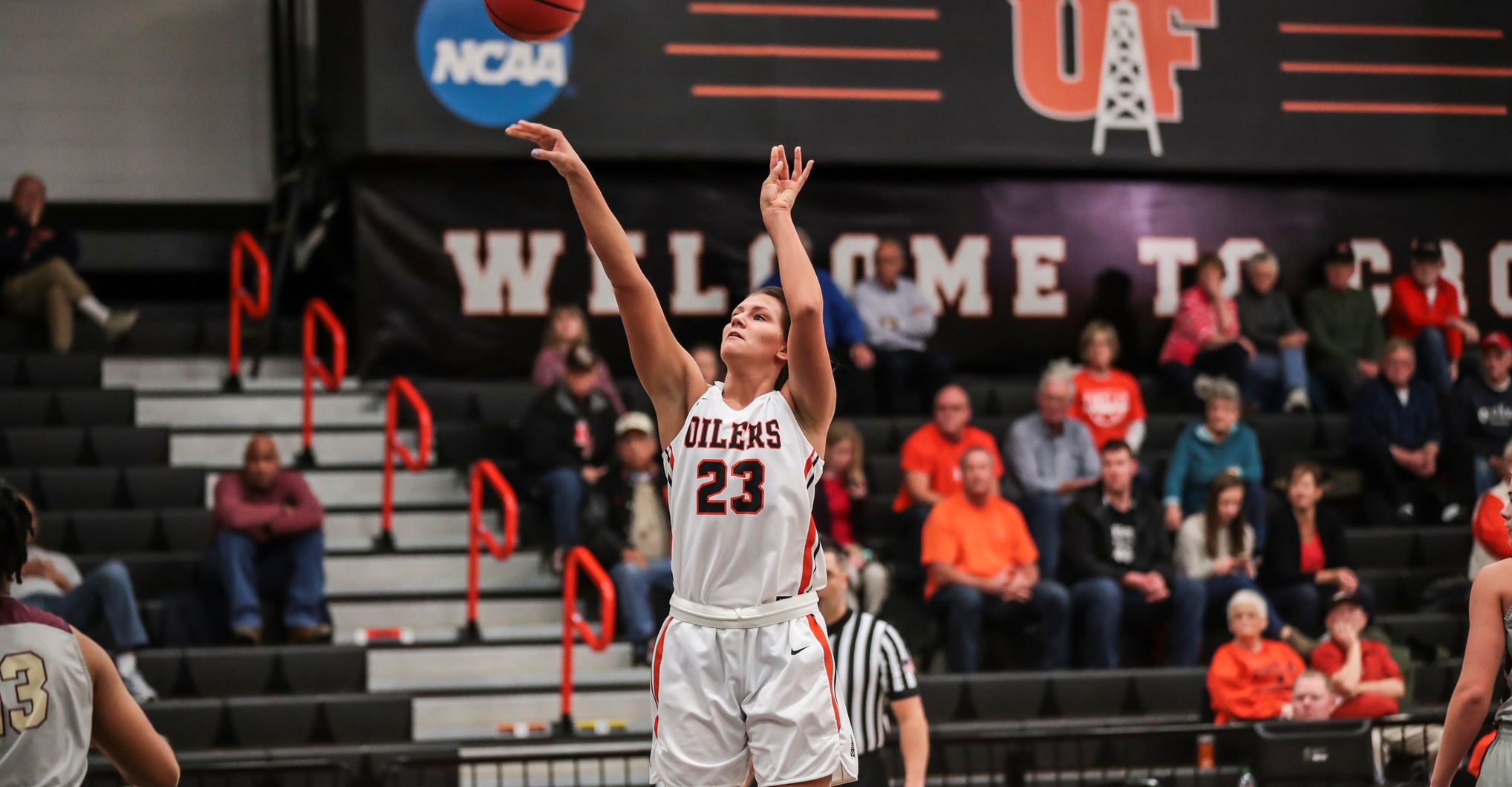 Oilers Drop Road Contest at Hillsdale