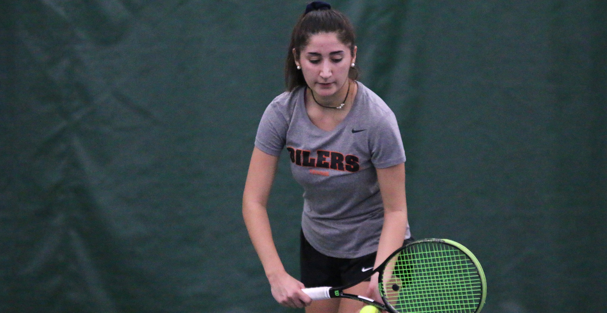 Oilers Narrowly Defeated by Rockhurst