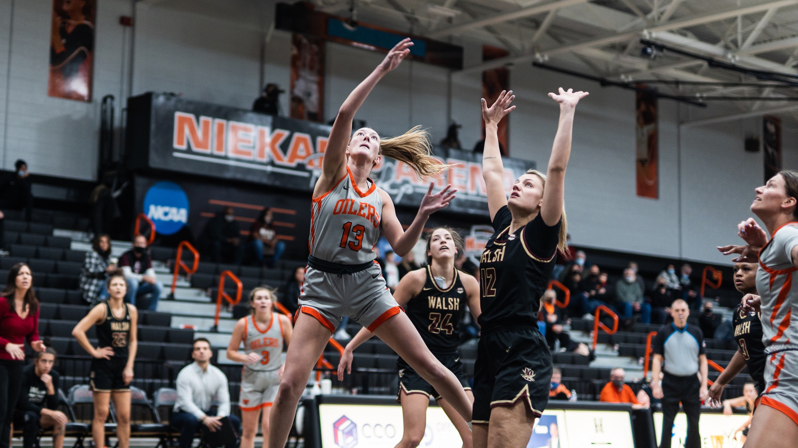 Oilers Dominate Undersized Yellow Jackets on the Road